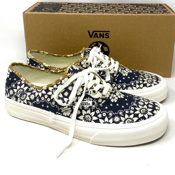 VANS Authentic VR3 Low Top Black Floral Canvas Women’s Size Sneakers VN0A4BX5QI… - Picture 2 of 11